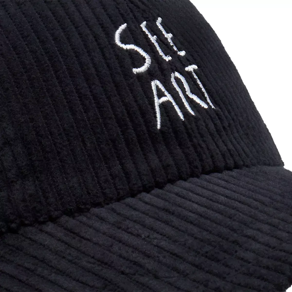 Bask in the Sun Carbon Art Cap Detail der Guridi-Stickerei